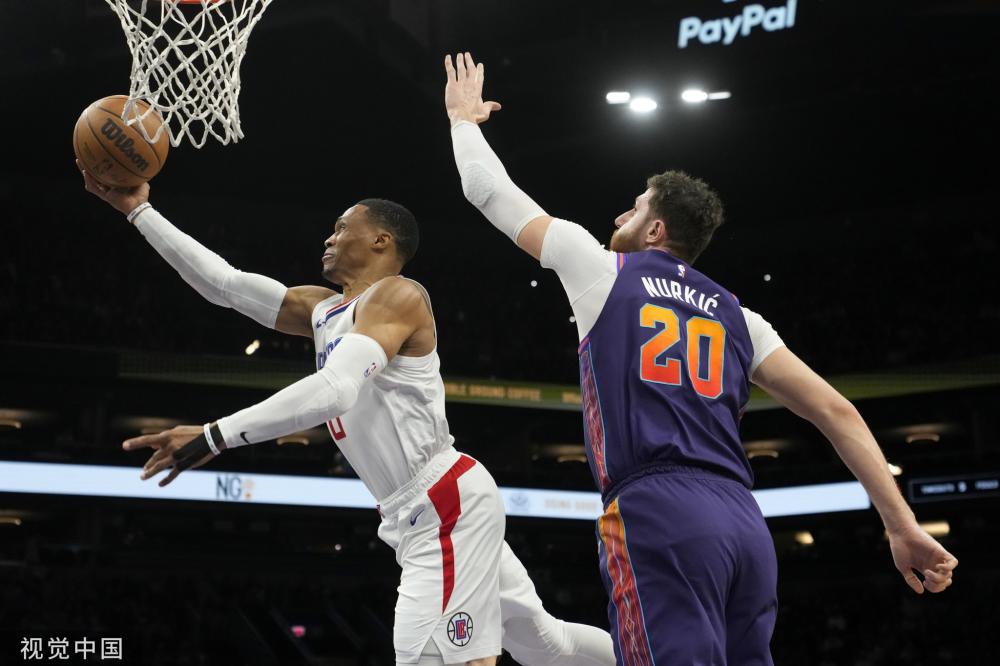 足球赛事中 足球赛事中