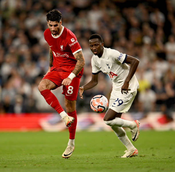 球员难以突 球员难以突